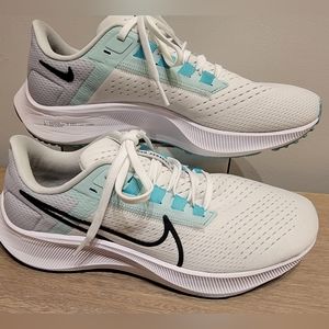 Nearly New Nike Pegasus 38 - size 8.5